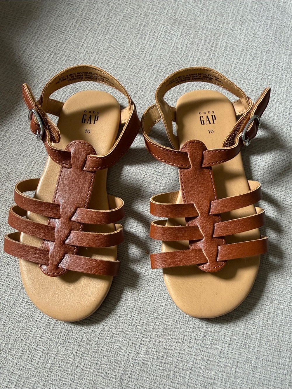 GAP Never Worn Tan Brown Strappy Girls Sandals